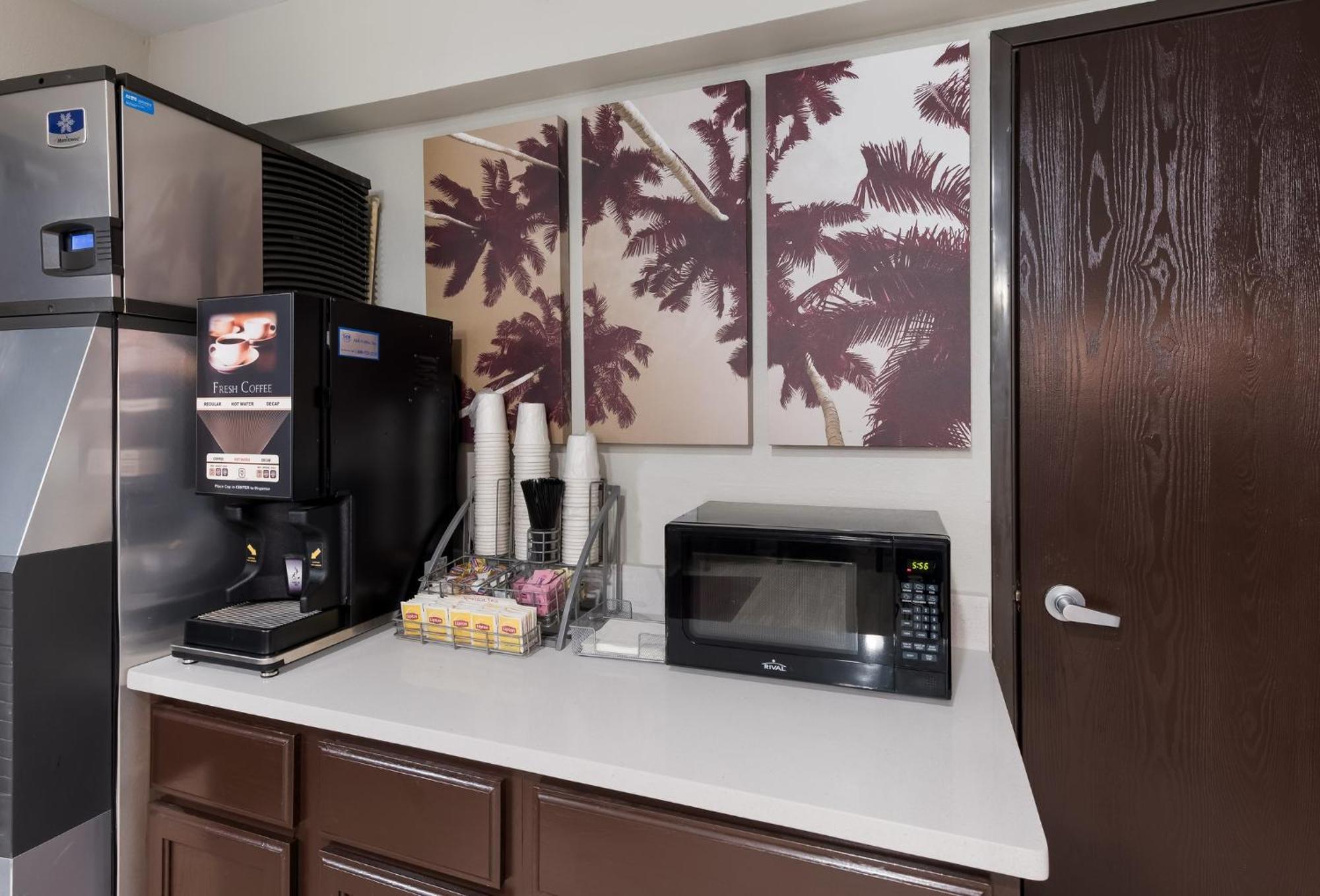 Red Roof Inn Mansfield Εξωτερικό φωτογραφία